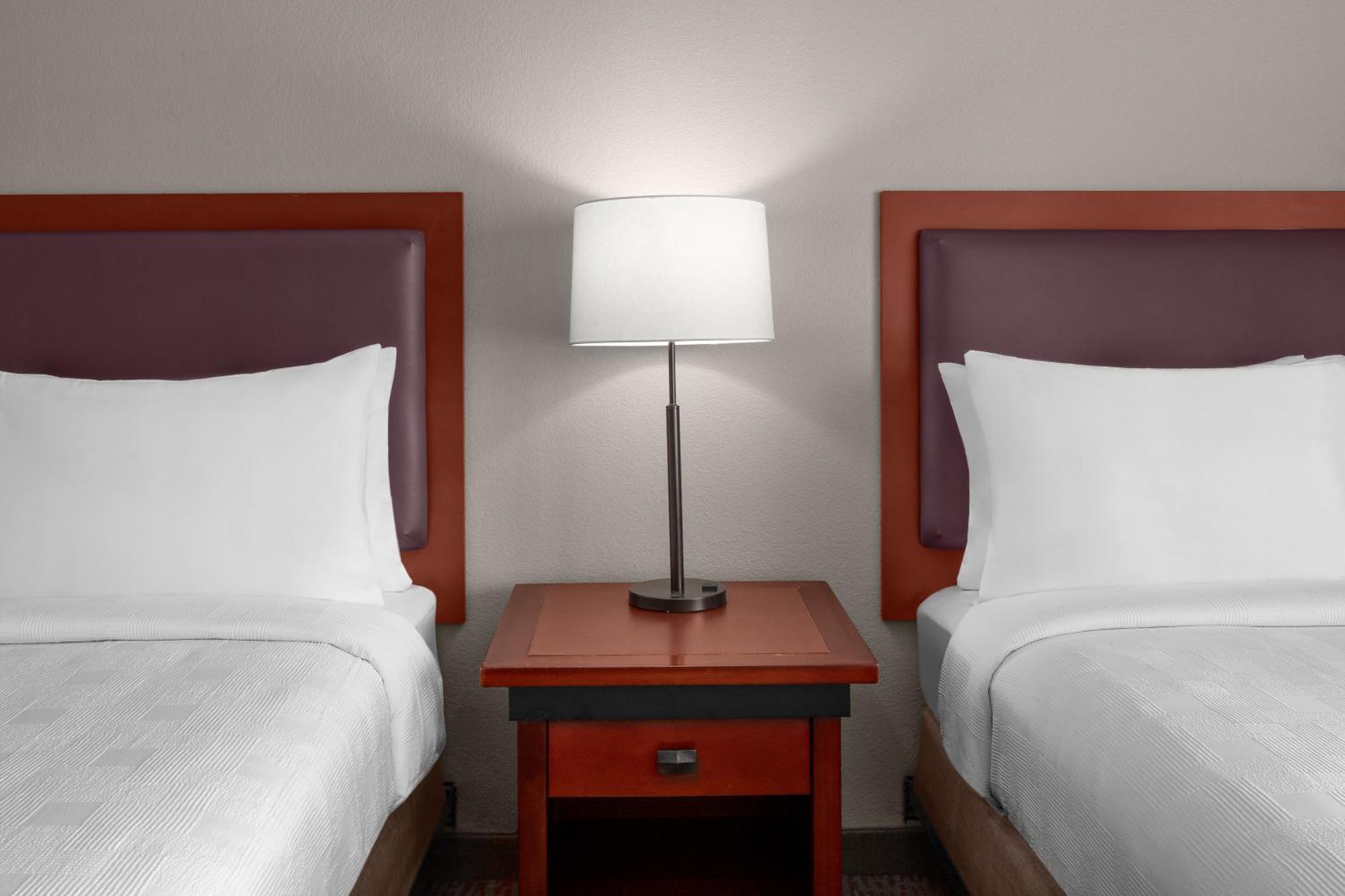 Larkspur Landing Extended Stay Suites Роузвілл Екстер'єр фото