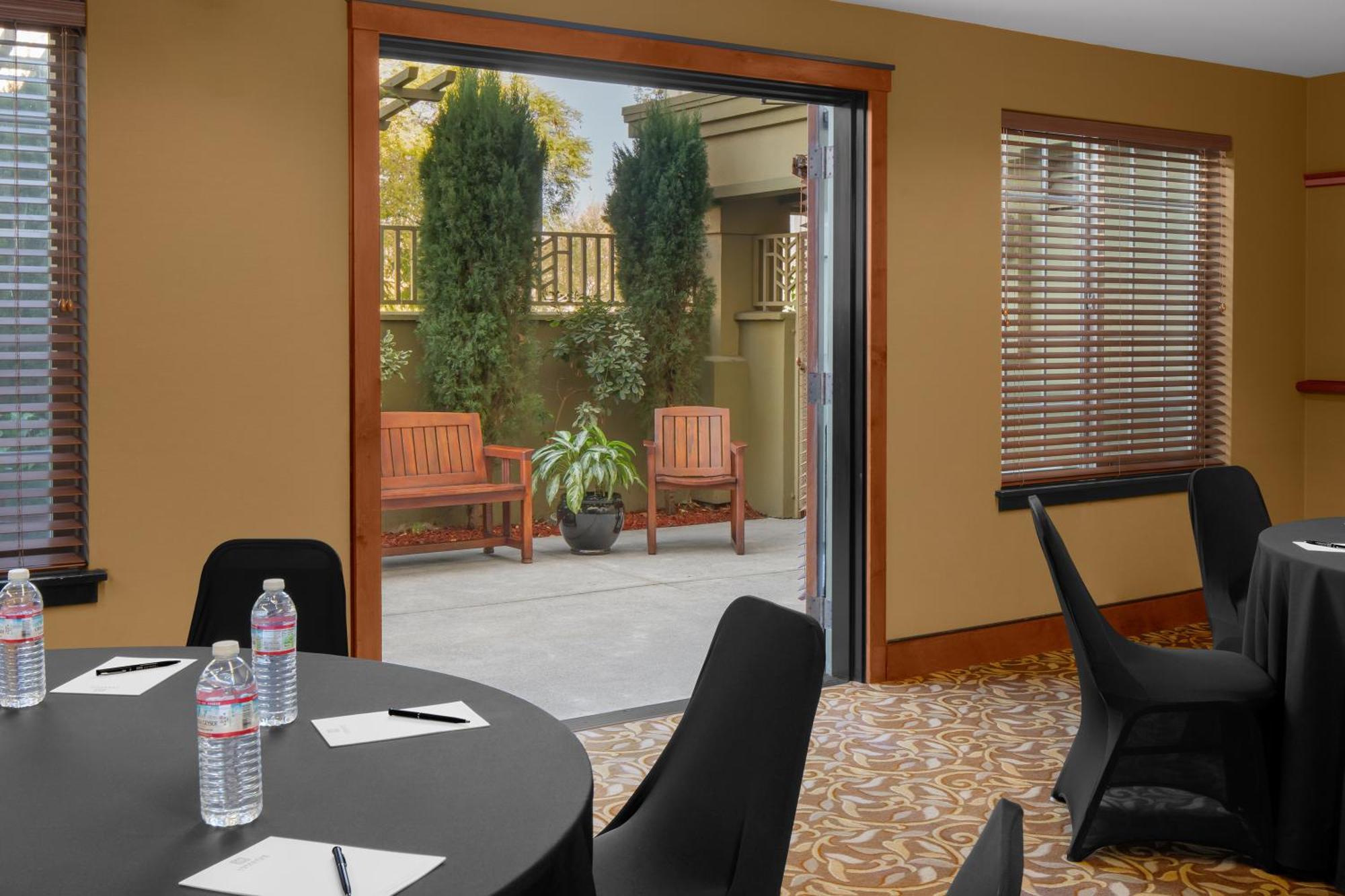 Larkspur Landing Extended Stay Suites Роузвілл Екстер'єр фото